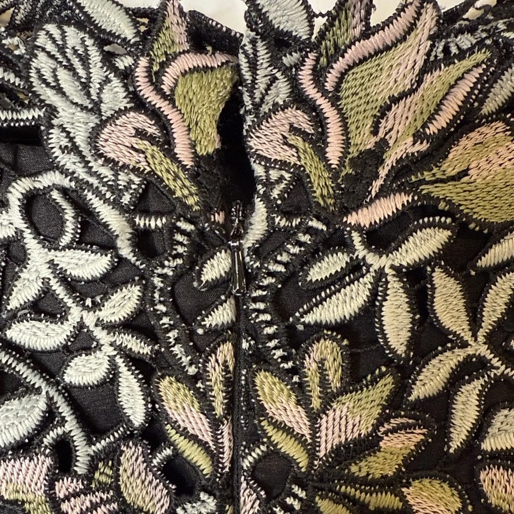Garden Lace Dress by ML Monique Lhuillier -‎ Size 4